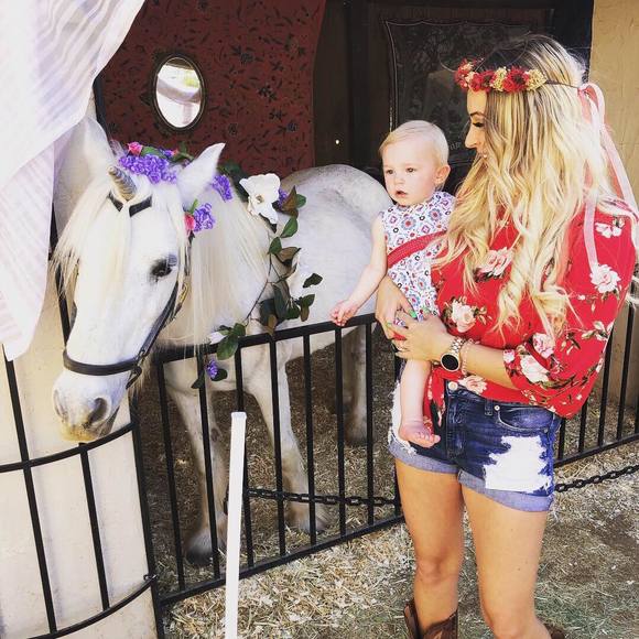 Meet your Posher, Sheara - Picture 1 of 1